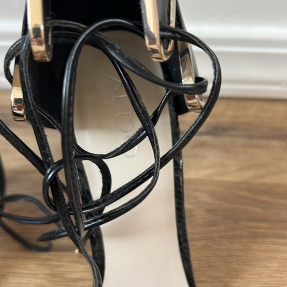 Lace Up Snake Pattern Heel - Picture 2 of 3